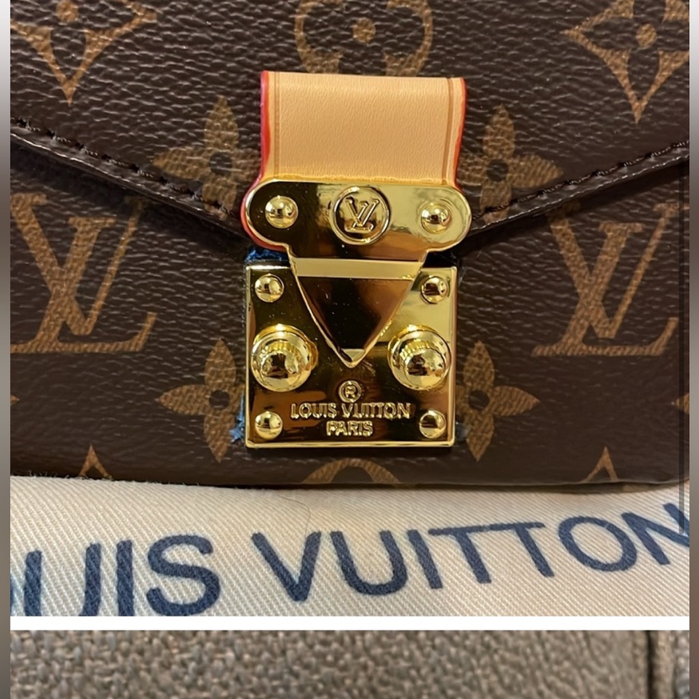 LV Crossbody Bag - Picture 3 of 6